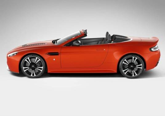 阿斯顿·马丁V12 vantage