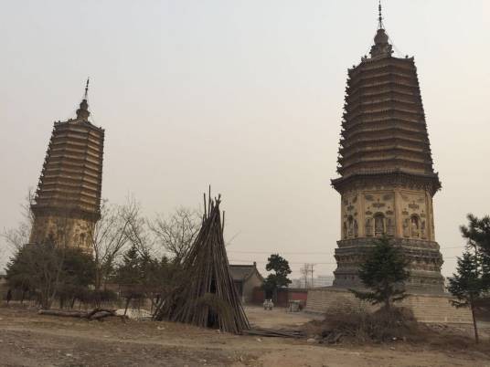 崇兴寺双塔