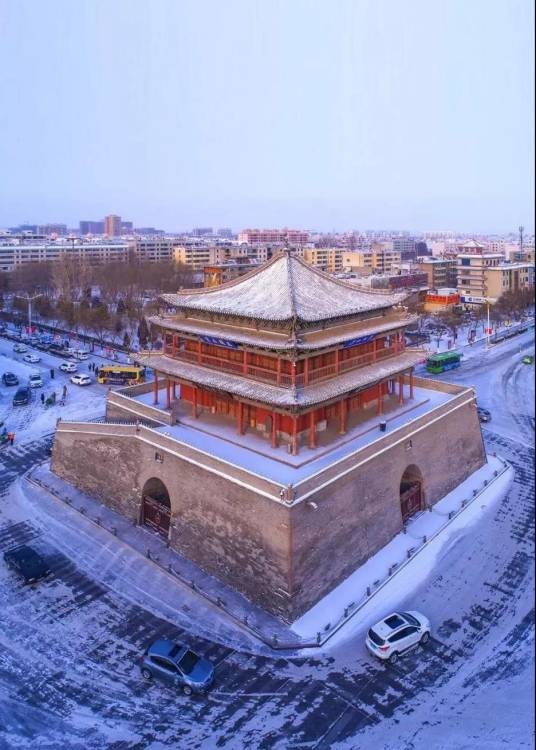 钟鼓楼（古代用于报时和礼仪的建筑组合）