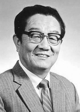 李瑾（政协云南省第六届、七届委员会副主席）