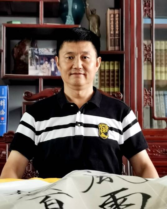 张爱国（著名书法家）