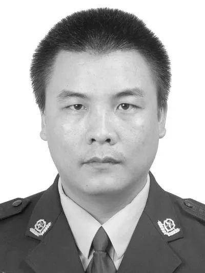 杨智（在抗击新冠肺炎中牺牲的平凡英雄）