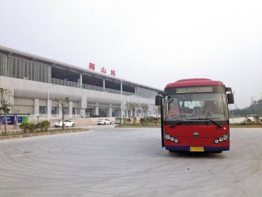 狮山站（中国广东省佛山市境内的城际铁路车站）