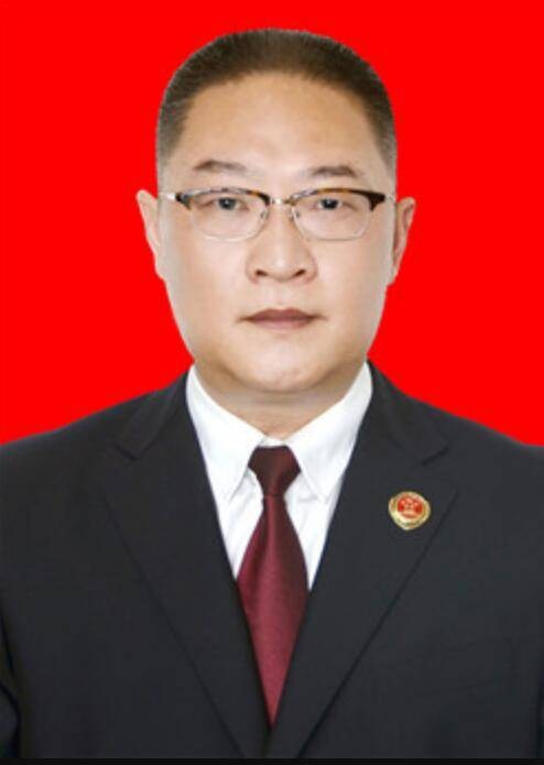 张亚（湖北省黄冈市人民检察院党组成员、副检察长）