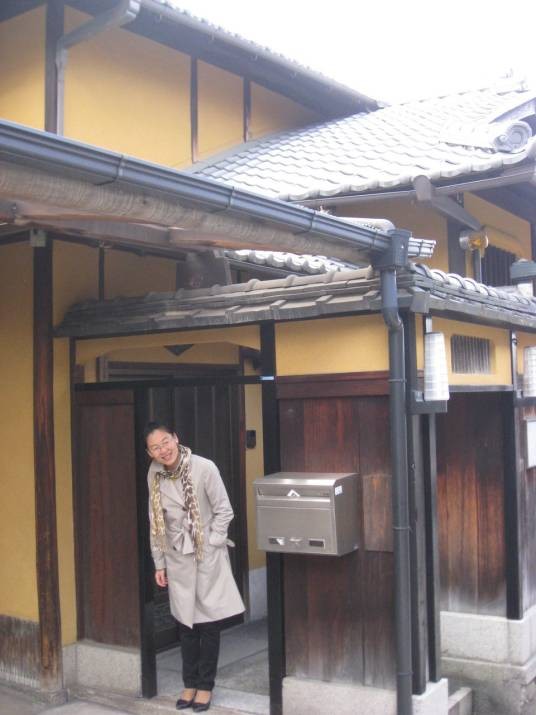 徐红(中南民族大学教授)