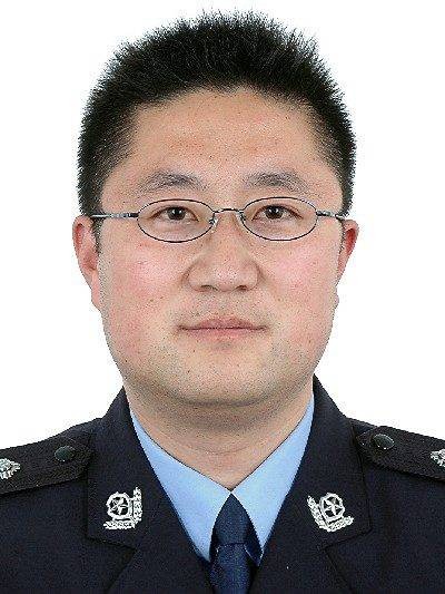 杨德成（江苏省连云港市公安局党委副书记、副局长）