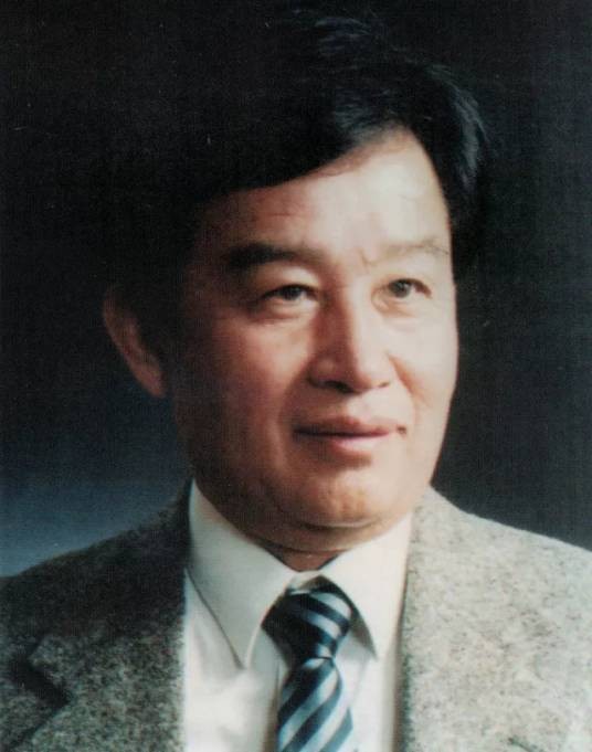 鲍克明（海南省委原常委、常务副省长）
