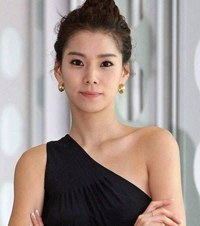 黄智贤（韩国女歌手、演员）