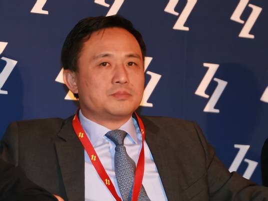 曾伟（棕榈泉控股集团董事长）