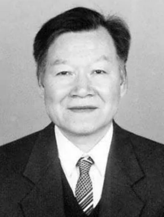 胡士信（中国腐蚀与防护学会理事）
