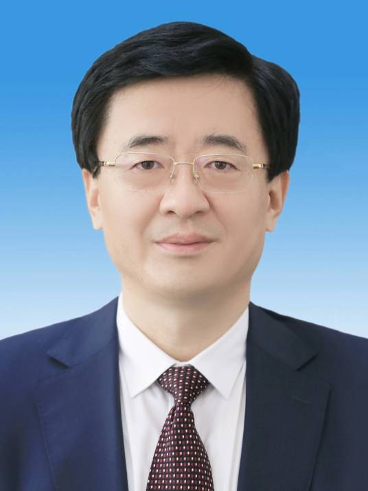徐明（山东省威海市委常委、荣成市委书记）