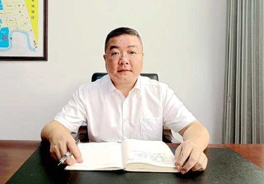 王斌（四川省泸县县委常委、宣传部部长）