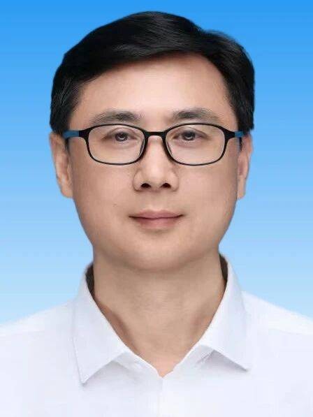 徐昱（广东省十四届人民代表大会代表，民革汕头市委会主委、广东省粤东高级技工学校教学督导室副主任）
