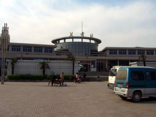 兰考站（中国河南省开封市境内铁路车站）