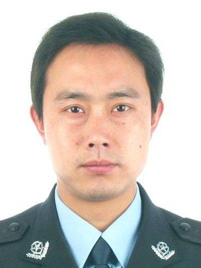 詹鹏(神农架林区公安局党委委员、副政委)