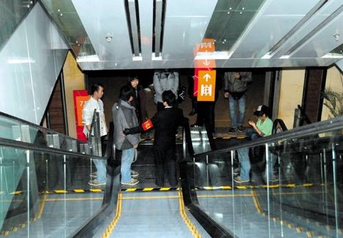 1·29北京西单商场电梯事故