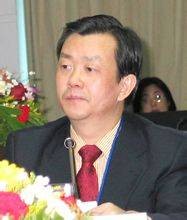 何东平（光明日报原总编辑）