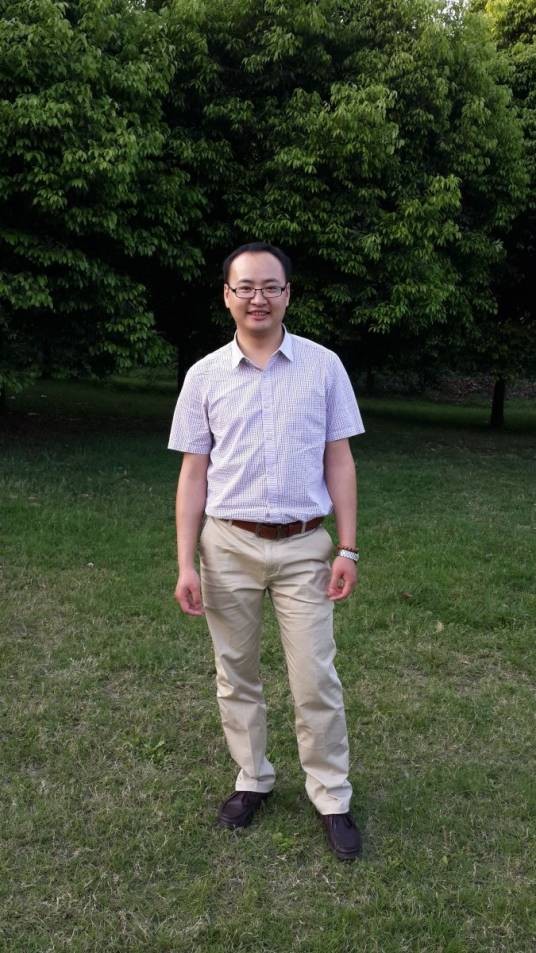 刘宝华（中国四川大学商学院副教授）