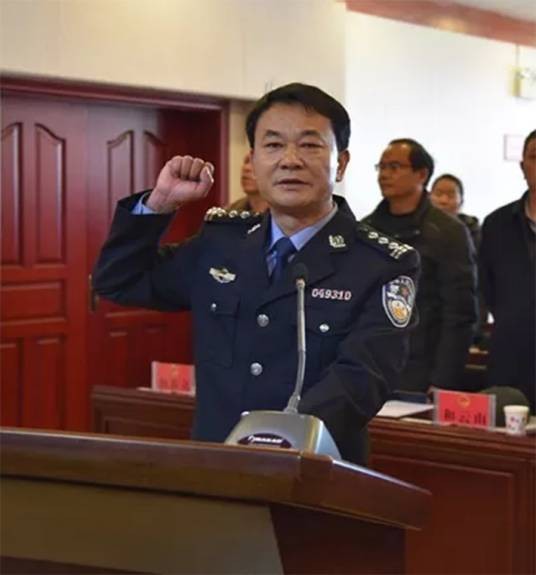 黄建华（丽江市公安局原副局长）