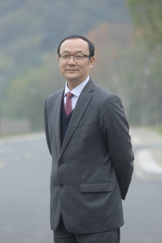 姚建华（浙江省特级专家、浙江工业大学教授）