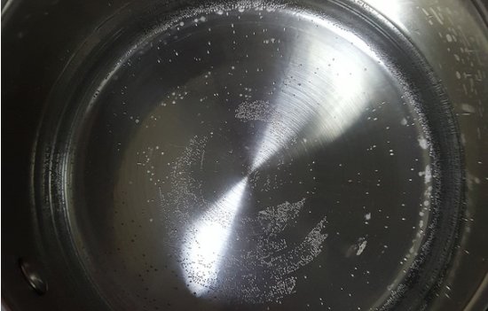 怎样煮糖鸡蛋，鸡蛋不会散开？