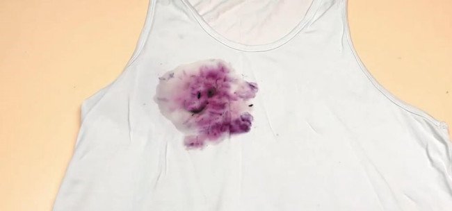 桑葚汁滴到衣服上怎样洗掉？