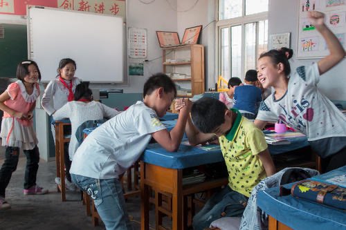 在现在的教育环境下,当一个小学老师是否很容易?