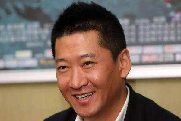周杰因为什么退出娱乐圈?现如今怎么样了?