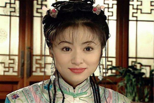 在《还珠格格》里,尔泰是不是自始至终只爱小燕子?