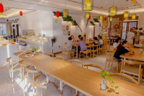 我第一次去男方家里，男方父母给我了1000元，少不少？