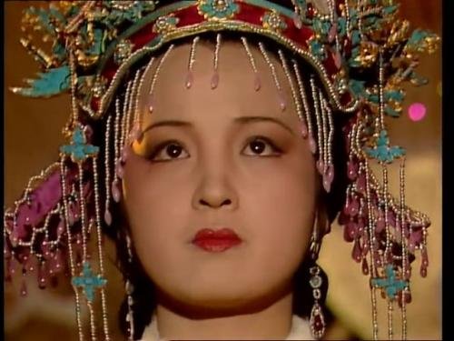 贾元春在《红楼梦》中,表现的性格是什么样的呢?
