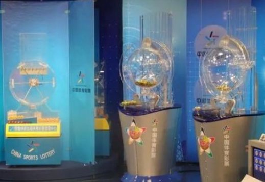体彩大乐透、前区中2个、后区中2个，是几等奖，有多少钱