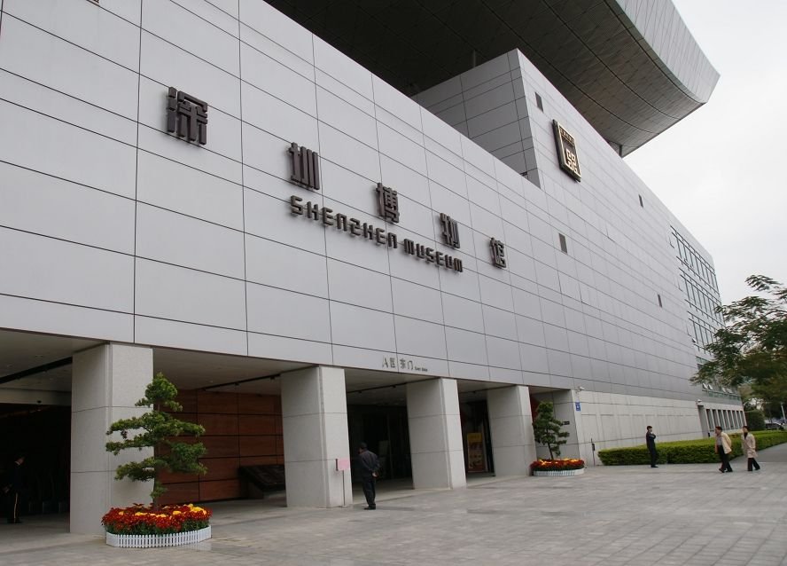 坐地铁，深圳博物馆应该在哪站下