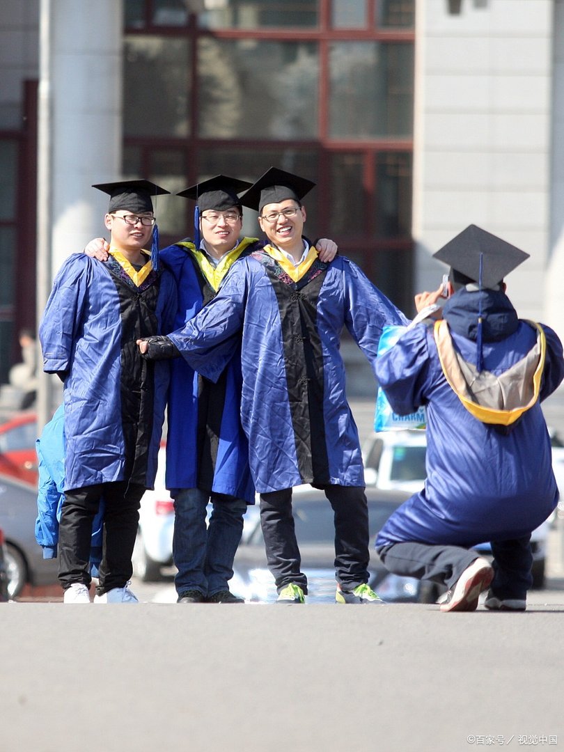 我只有大专的学历,请问这个学历可以去当小学教师吗?