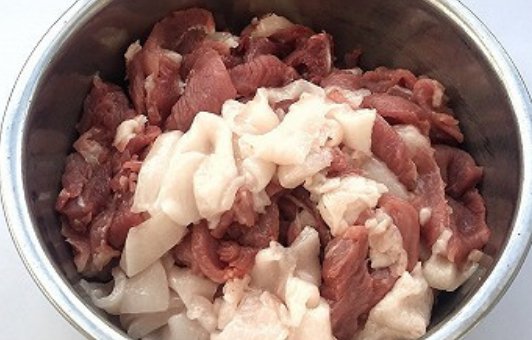 做香肠的肉怎样配比?