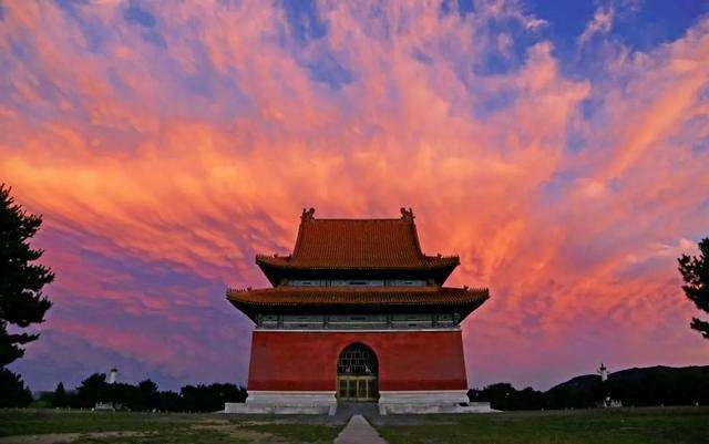 清东陵都埋葬着哪几位皇帝和皇后？