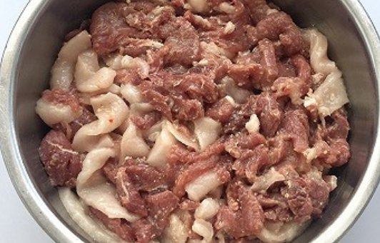 做香肠的肉怎样配比?