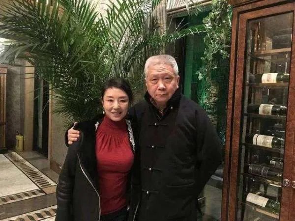 马伊琍父亲是马未都吗?马未都结过几次婚