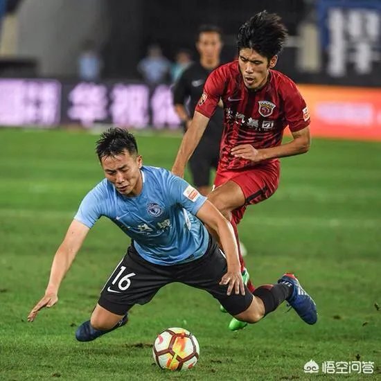 一方与上港一战,秦升与石柯发生冲突,石柯飙国骂,秦升使出英文对骂,你怎么看?