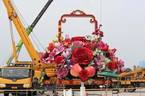 天安门广场祝福祖国花篮已亮灯,这背后有什么含义?
