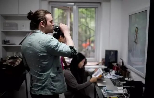 服装设计助理如何才能晋升为设计师？