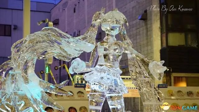 史上最冷绝对领域 日本惊现一丝不挂“冰初音”迷人