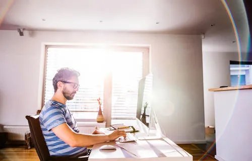 谷歌居家办公期限至21年6月底,在家办公有哪些利弊呢?