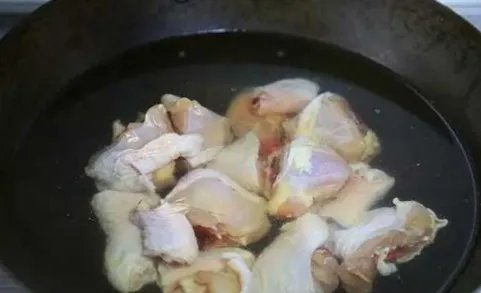 红烧鸡块怎么烧好吃又嫩呢？
