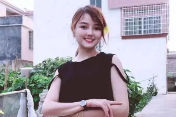 中国最美袖珍女孩身高1米35，富豪狂追她放言漂亮就好，如今怎样？