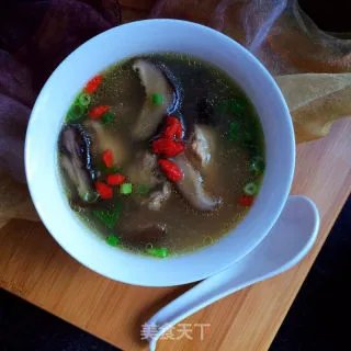 清炖香菇鸡汤