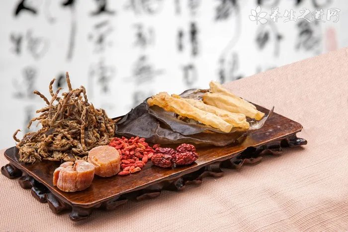 十月天使和亲润哪个好?亲润好还是十月天使好?