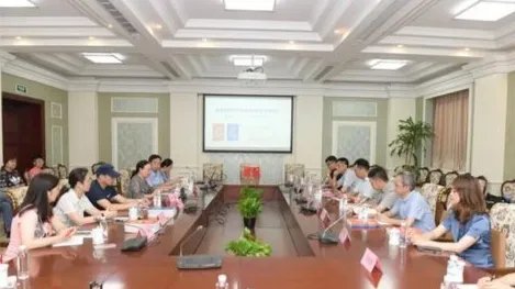 华东师大出版社数学教辅推男女版
