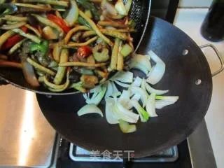干锅茶树菇