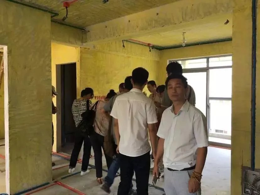 参观样板房:堂堂装修顾问,岂能如此怠慢?